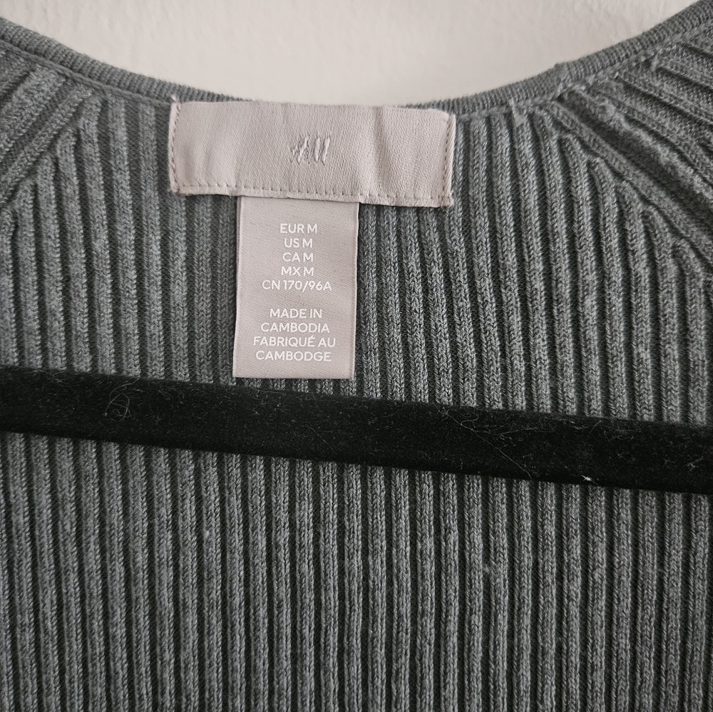 H&M Long Sleeve Sweater Dress Size M - Picture 4 of 6